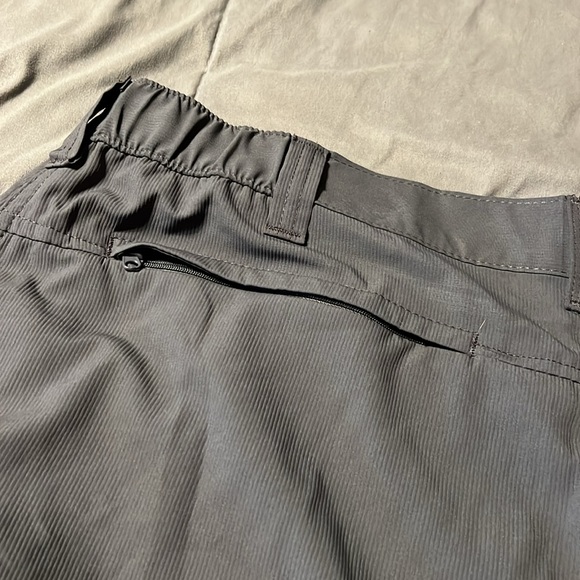 Men’s golf shorts one pair of black and one pair of dark gray - Picture 14 of 15